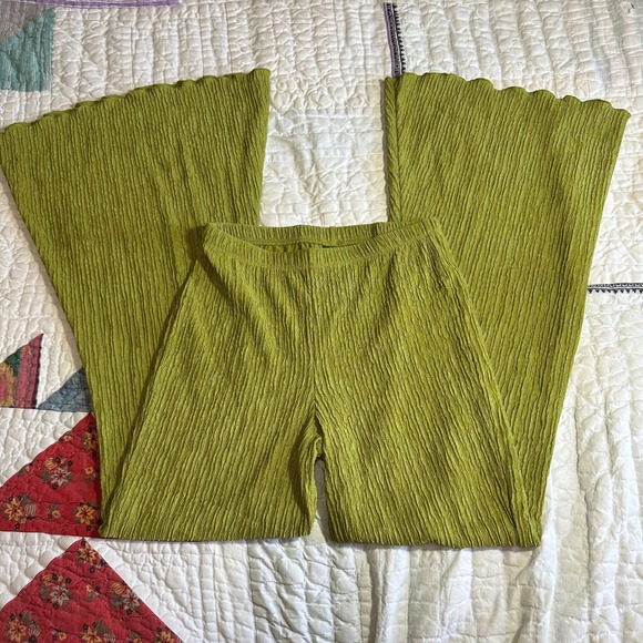 wild fable Pants - Wild Fable Flare Pants Chartreuse Green Crinkle Texture Lettuce Edge Small
